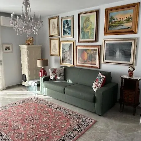 Isabel's House 2 * Arco